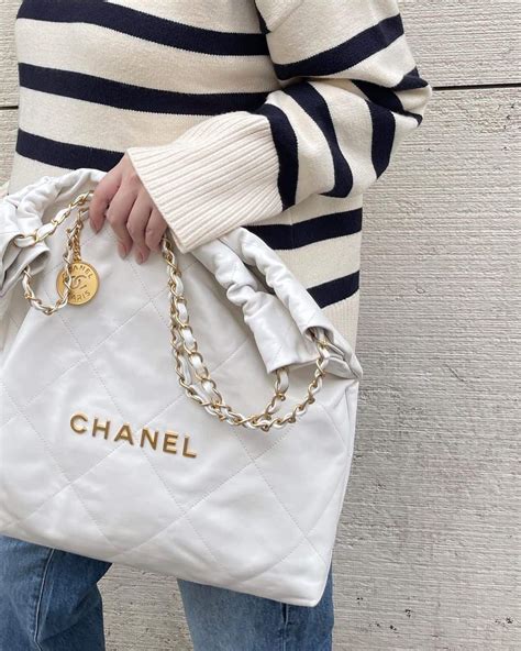 chanel white and black handbag|where to buy chanel 22.